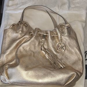 Michael kors handbag in a great condition